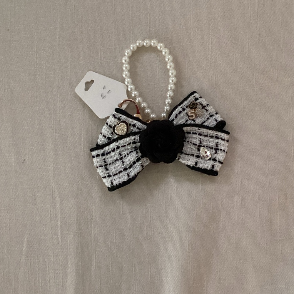 Black and White Tweed Bow Keychain